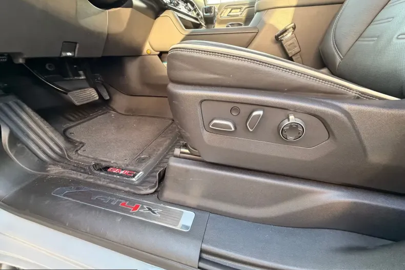 GMC Sierra din 2025 cu 6.000 km - oferta GMC217195 - foto 19