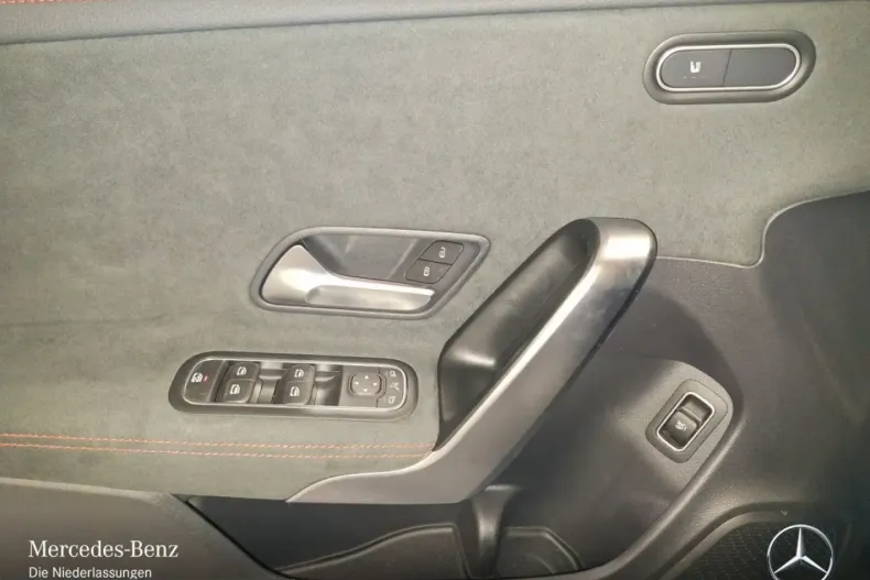Mercedes-Benz CLA 180 (Clasa CLA) din 2025 cu 22.419 km - oferta MER217215 - foto 16