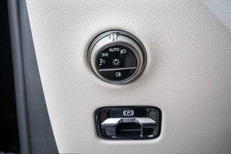 Mercedes-Benz GLC 300 (Clasa GLC) din 2025 cu 20.959 km - oferta MER217225 - foto 20