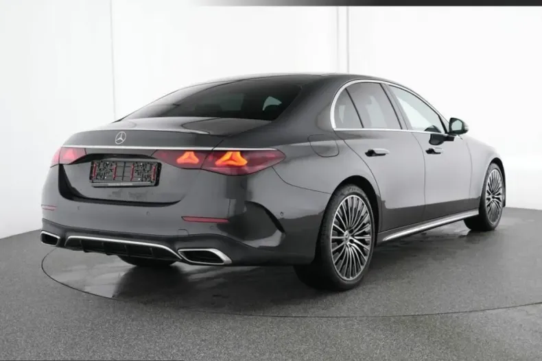 Mercedes-Benz E 200 (Clasa E) din 2025 cu 17.598 km - oferta MER217229 - foto 3