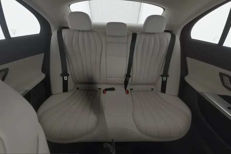 Mercedes-Benz E 200 (Clasa E) din 2025 cu 11.963 km - oferta MER217231 - foto 6