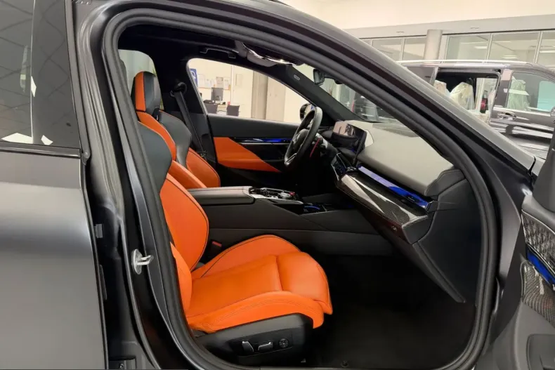 BMW M5 (Seria 5) din 2025 cu 12.527 km - oferta BMW217232 - foto 20