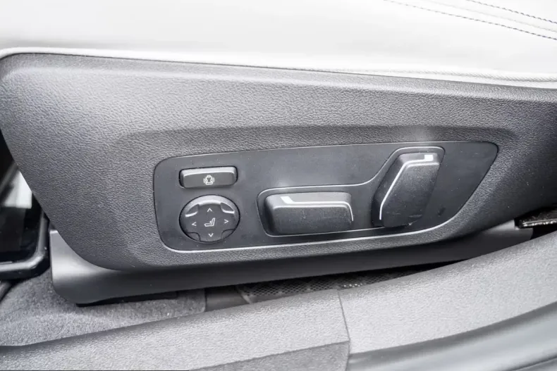 BMW M3 (Seria 3) din 2025 cu 14.700 km - oferta BMW217263 - foto 16