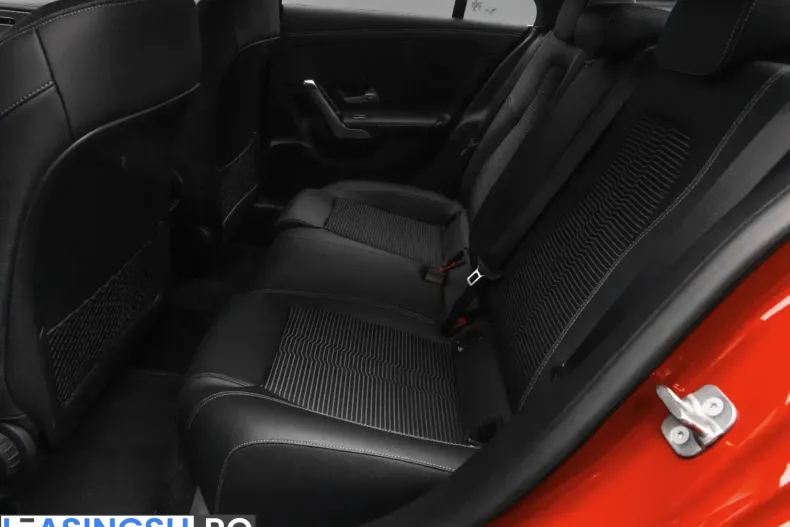 Mercedes-Benz CLA 200 (Clasa CLA) din 2023 cu 40.000 km - oferta MER217279 - foto 15