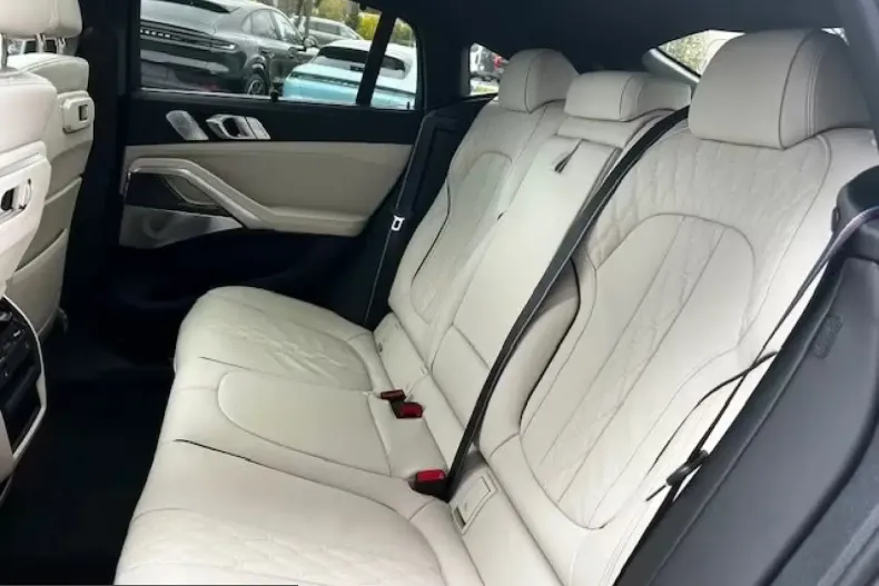 BMW X6 (Seria X) din 2025 cu 5.900 km - oferta BMW217283 - foto 18