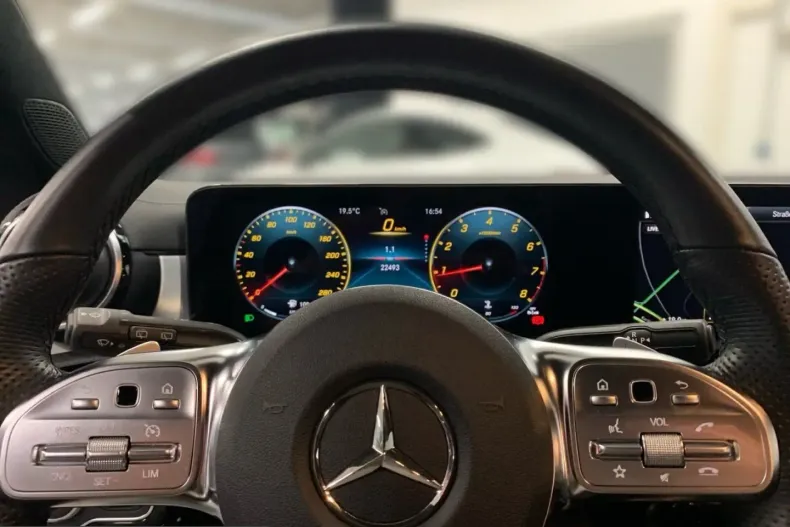 Mercedes-Benz CLA 35 AMG Shooting Brake (Clasa CLA) din 2023 cu 22.492 km - oferta MER217292 - foto 8