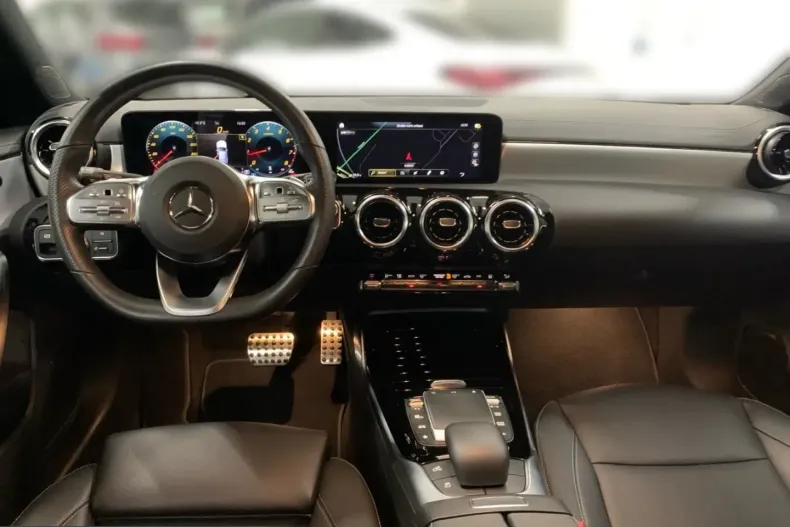 Mercedes-Benz CLA 35 AMG Shooting Brake (Clasa CLA) din 2023 cu 22.492 km - oferta MER217292 - foto 10