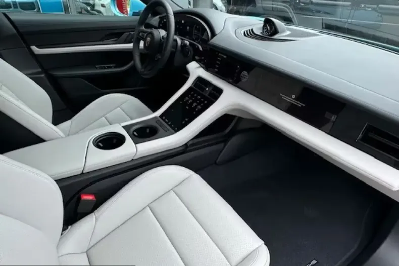 Porsche Taycan din 2023 cu 50 km - oferta POR217317 - foto 2