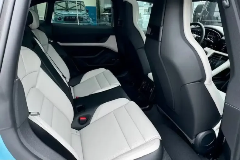 Porsche Taycan din 2023 cu 50 km - oferta POR217317 - foto 10