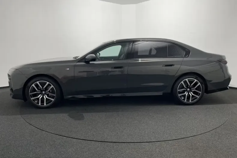 BMW 740 (Seria 7) din 2025 cu 40.065 km - oferta BMW217344 - foto 7
