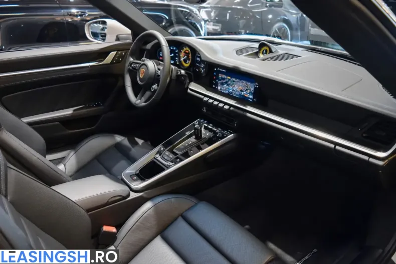 Porsche 992 din 2024 cu 1.800 km - oferta POR217369 - foto 2