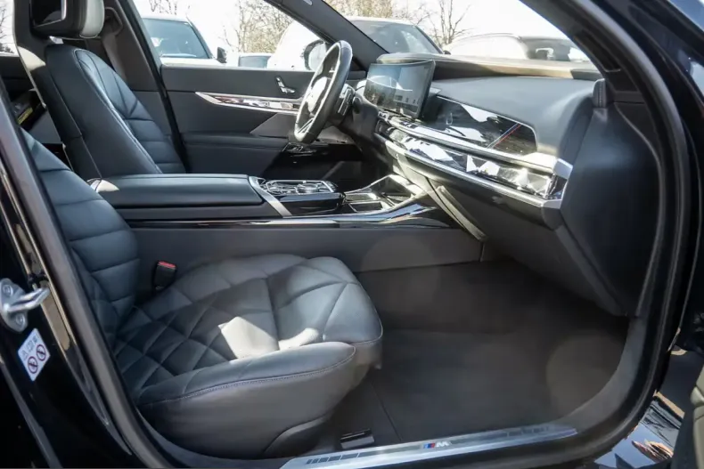 BMW 740 (Seria 7) din 2024 cu 67.900 km - oferta BMW217372 - foto 7