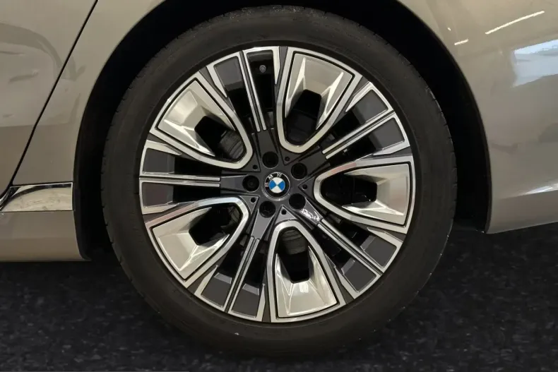 BMW 740 (Seria 7) din 2024 cu 47.121 km - oferta BMW217373 - foto 6