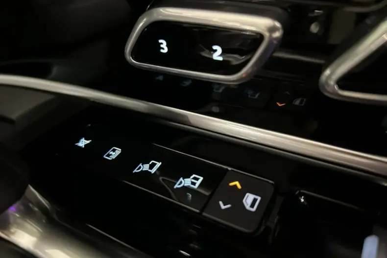 Land Rover Range Rover din 2025 cu 24.659 km - oferta LAN217375 - foto 18