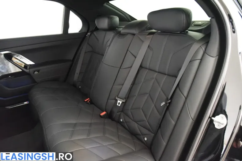 BMW 740 (Seria 7) din 2025 cu 4.990 km - oferta BMW217376 - foto 6