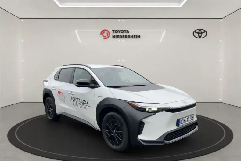 Toyota bZ4X din 2023 cu 25.000 km - oferta TOY217383 - foto 4