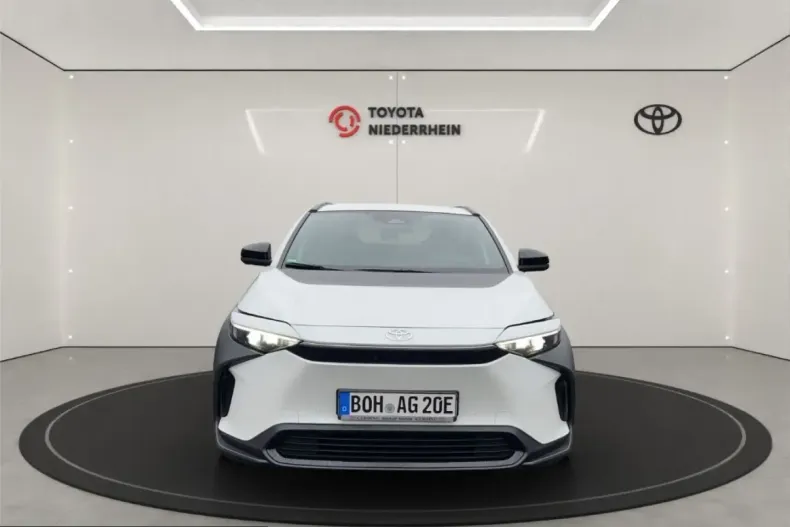 Toyota bZ4X din 2023 cu 25.000 km - oferta TOY217383 - foto 5