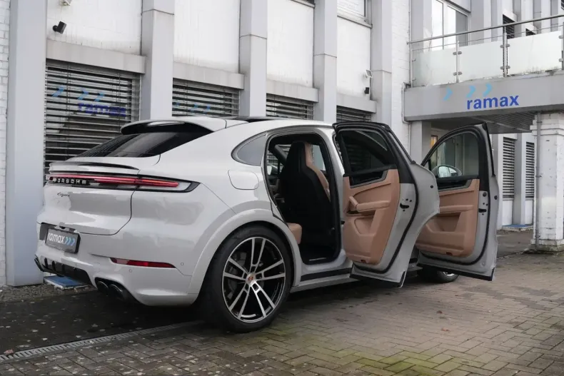 Porsche Cayenne din 2025 cu 12.000 km - oferta POR217397 - foto 19