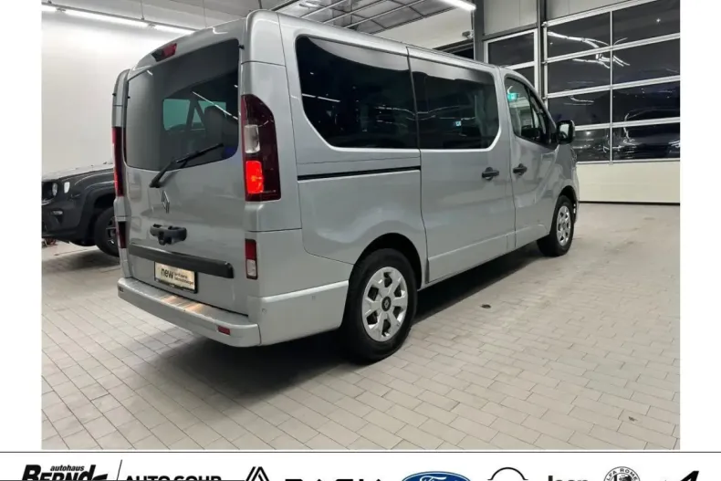Renault Trafic din 2024 cu 23.906 km - oferta REN217402 - foto 3