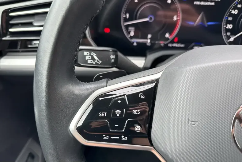 Volkswagen Touareg din 2023 cu 40.495 km - oferta VOL217410 - foto 17