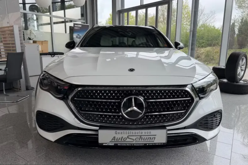Mercedes-Benz E 450 (Clasa E) din 2024 cu 44.250 km - oferta MER217414 - foto 1