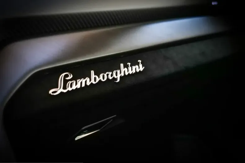 Lamborghini Urus din 2023 cu 10.570 km - oferta LAM217426 - foto 23