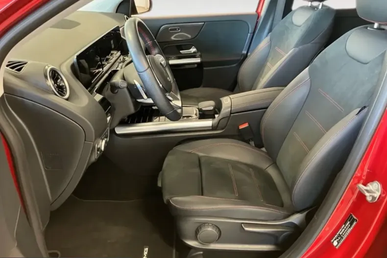 Mercedes-Benz GLA 200 (Clasa GLA) din 2023 cu 43.965 km - oferta MER217433 - foto 10