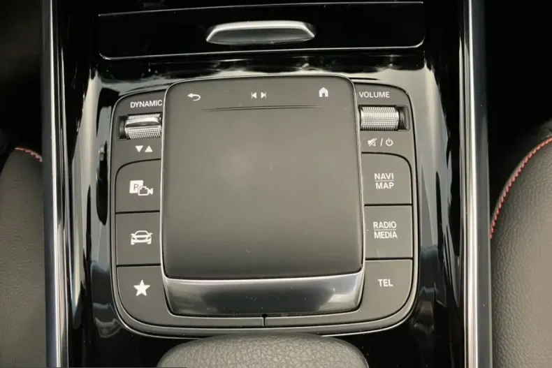 Mercedes-Benz GLA 200 (Clasa GLA) din 2023 cu 43.965 km - oferta MER217433 - foto 20