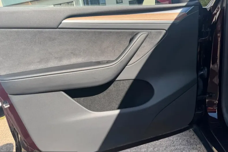 Tesla Model Y din 2023 cu 92.322 km - oferta TES217448 - foto 15