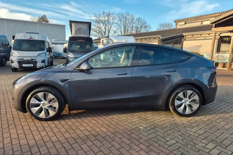 Tesla Model Y din 2023 cu 14.500 km - oferta TES217461 - foto 7