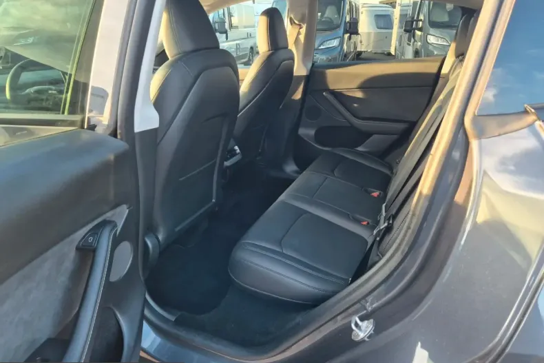 Tesla Model Y din 2023 cu 14.500 km - oferta TES217461 - foto 13