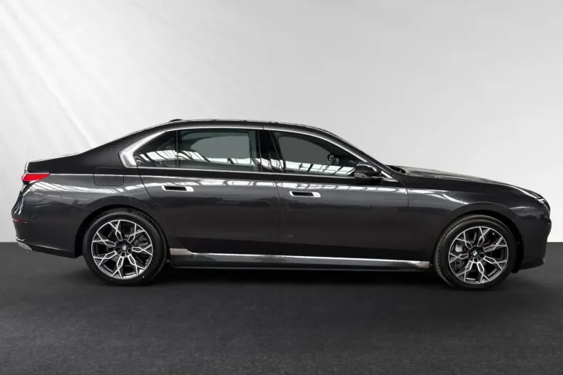 BMW 750 (Seria 7) din 2025 cu 28.750 km - oferta BMW217466 - foto 2