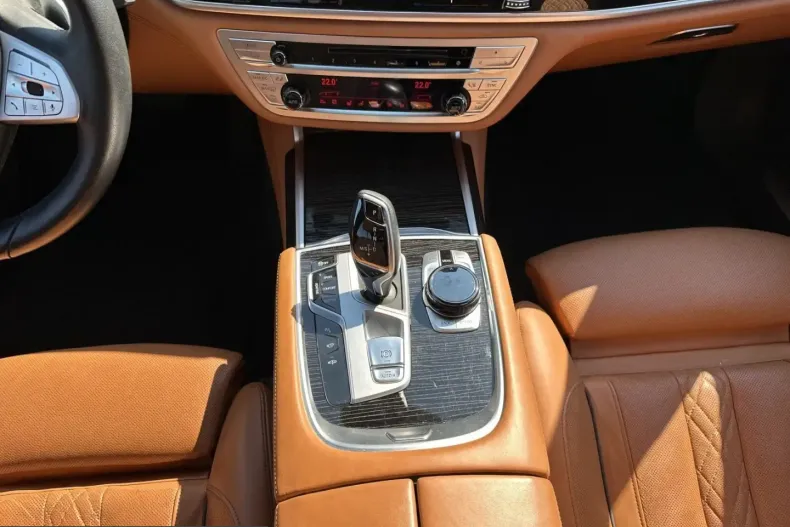 BMW 750 (Seria 7) din 2021 cu 62.290 km - oferta BMW217468 - foto 10