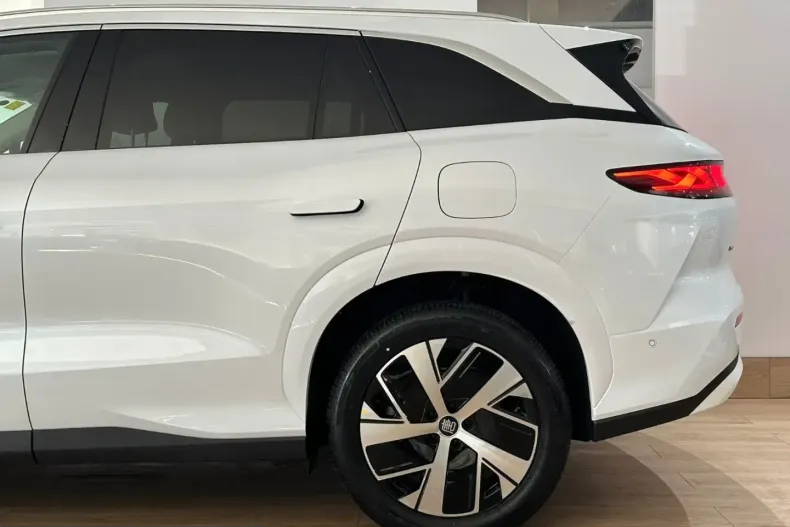 BYD Tang din 2025 cu 1.200 km - oferta BYD217490 - foto 5