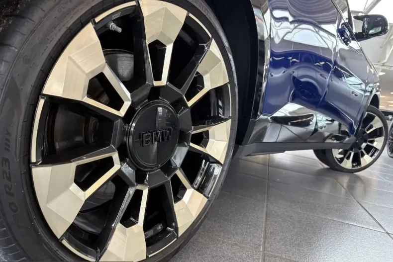 BMW XM (Seria X) din 2025 cu 31.251 km - oferta BMW217491 - foto 3