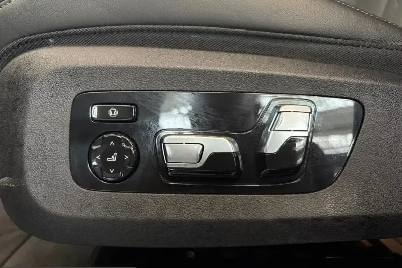 BMW XM (Seria X) din 2025 cu 31.251 km - oferta BMW217491 - foto 16