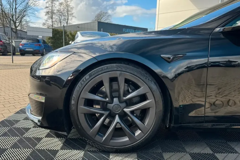 Tesla Model S din 2023 cu 65.001 km - oferta TES217495 - foto 3