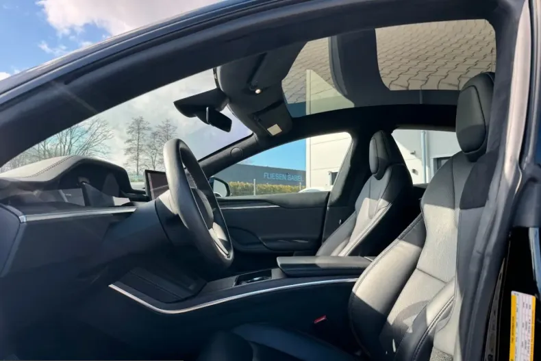 Tesla Model S din 2023 cu 65.001 km - oferta TES217495 - foto 21