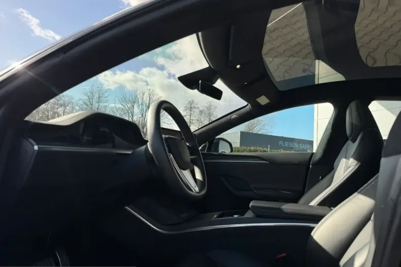 Tesla Model S din 2023 cu 65.001 km - oferta TES217495 - foto 22