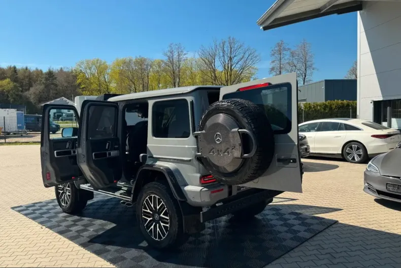 Mercedes-Benz G 63 AMG (Clasa G) din 2023 cu 11.111 km - oferta MER217507 - foto 12