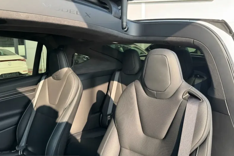 Tesla Model X din 2023 cu 50.333 km - oferta TES217509 - foto 19