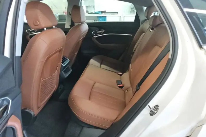 Audi Q8 e-tron din 2024 cu 70.700 km - oferta AUD217519 - foto 9