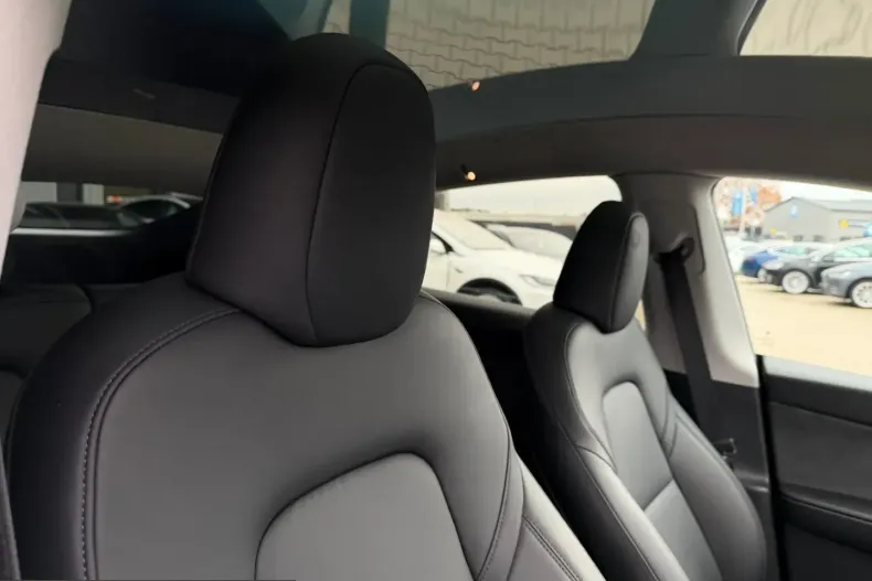 Tesla Model Y din 2023 cu 62.000 km - oferta TES217520 - foto 21