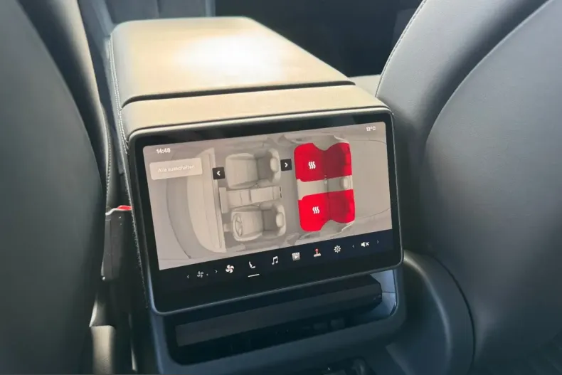 Tesla Model 3 din 2023 cu 98.444 km - oferta TES217522 - foto 2