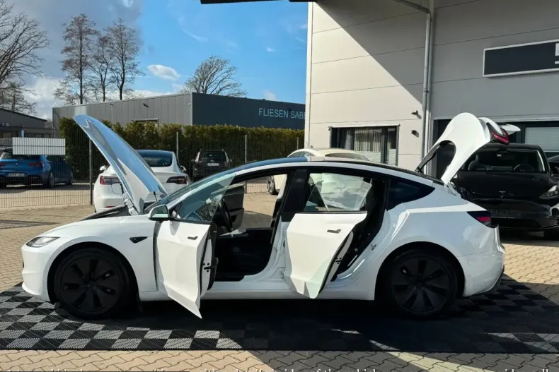 Tesla Model 3 din 2023 cu 98.444 km - oferta TES217522 - foto 7