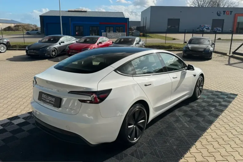 Tesla Model 3 din 2023 cu 98.444 km - oferta TES217522 - foto 12