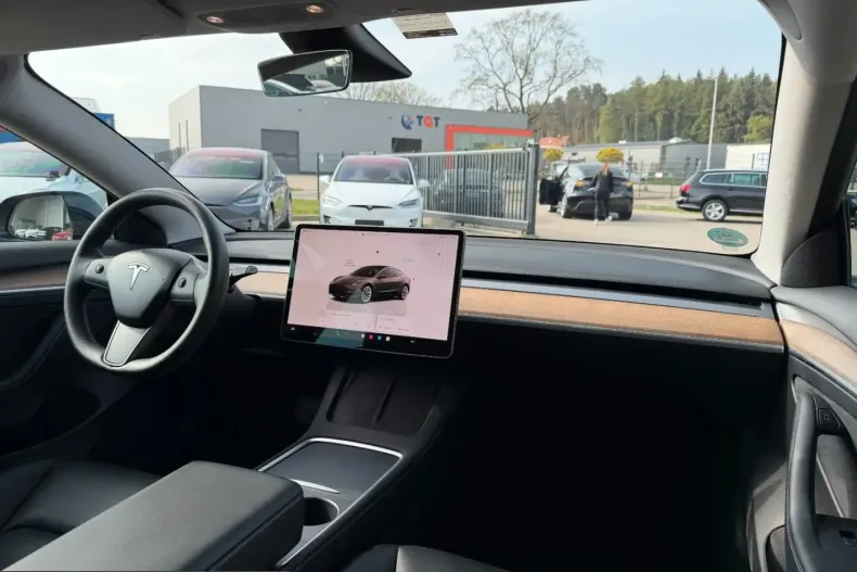 Tesla Model 3 din 2022 cu 54.999 km - oferta TES217523 - foto 2