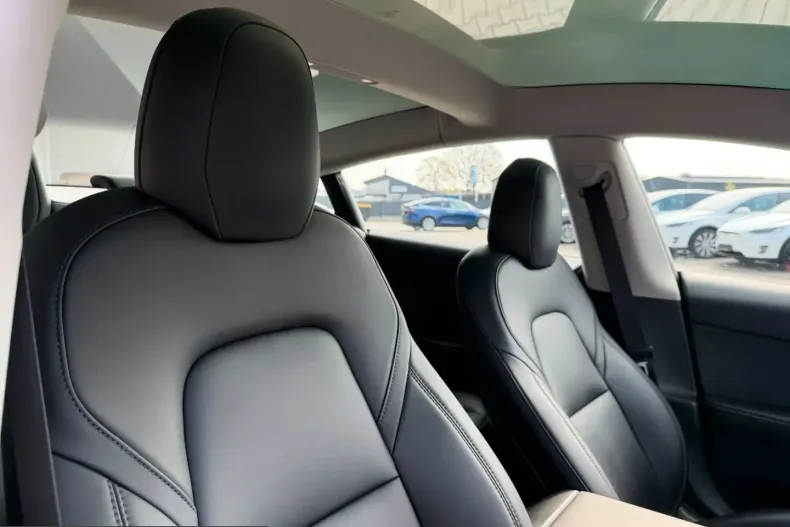 Tesla Model 3 din 2022 cu 54.999 km - oferta TES217523 - foto 33