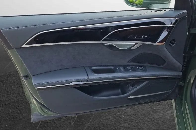 Audi A8 din 2023 cu 65.802 km - oferta AUD217527 - foto 7