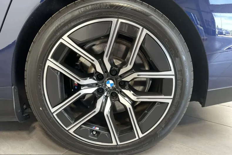 BMW i7 (Seria 7) din 2024 cu 32.450 km - oferta BMW217541 - foto 3